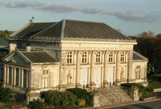 le tribunal